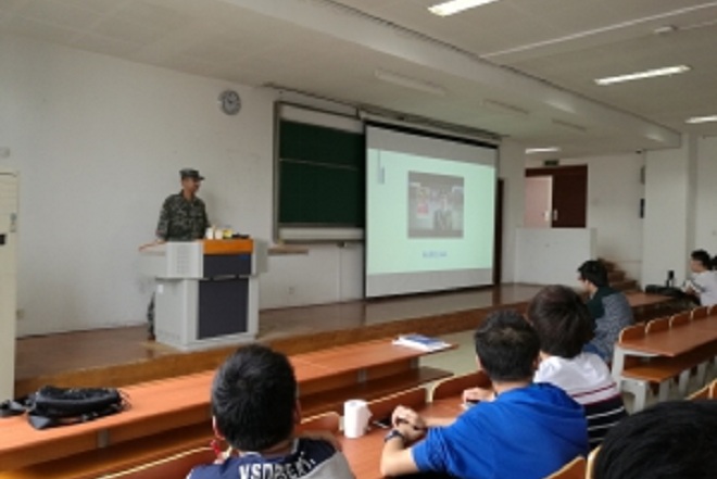 軍官校友面對面 征兵宣傳進(jìn)課堂