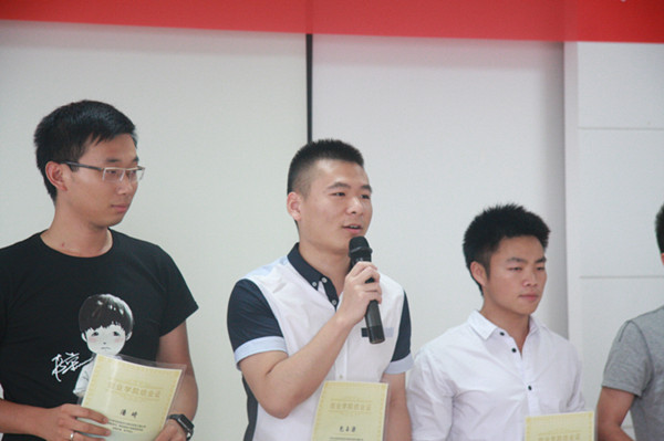 oety歐億創(chuàng  )業(yè)學(xué)院2015年結業(yè)儀式順利舉行