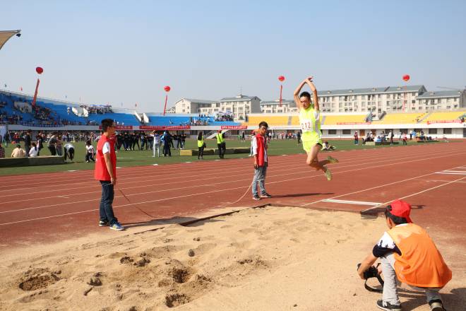 oety歐億舉行2014年金秋體育節暨第十四屆田徑運動(dòng)會(huì )