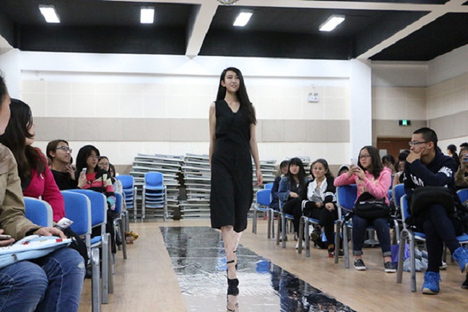 魅力職場(chǎng)，美麗人生