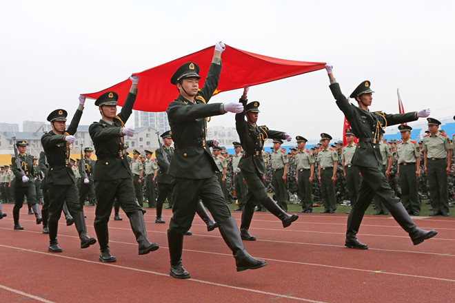 oety歐億2015年度軍訓動(dòng)員大會(huì )隆重舉行