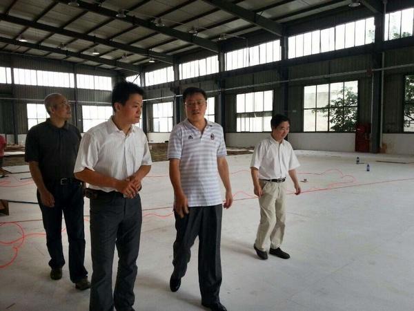 校黨委書(shū)記武貴龍到體育部視察開(kāi)學(xué)準備情況
