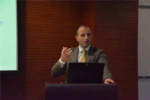 黑山大學(xué)教授訪(fǎng)問(wèn)oety歐億并舉行報告會(huì )