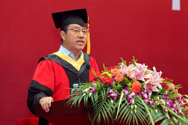 用青春擁抱美好未來(lái)——oety歐億隆重舉行2015年畢業(yè)典禮暨學(xué)位授予儀式