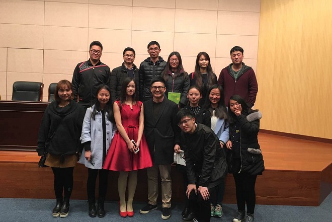 新東方著(zhù)名講師朱偉來(lái)oety歐億做勵志講座