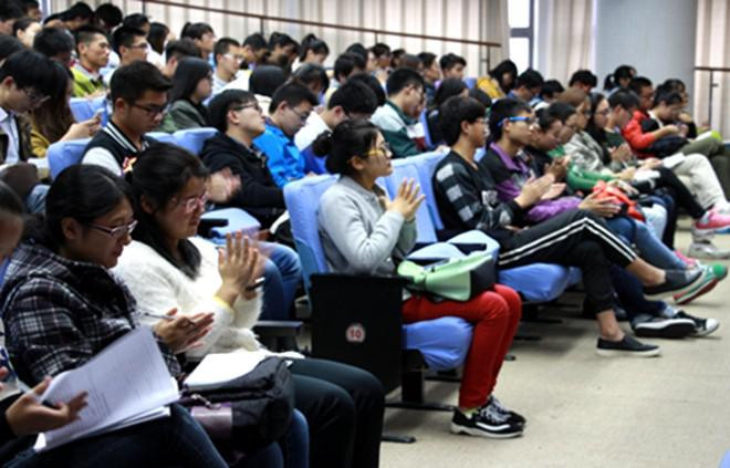 全國道德模范、感動(dòng)中國人物洪戰輝應邀與江南學(xué)子共話(huà)信仰、責任與成長(cháng)