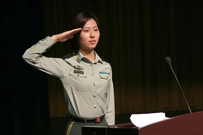 江蘇省大學(xué)生官兵優(yōu)秀代表巡回宣講報告會(huì )