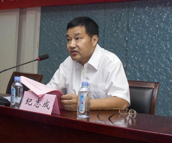 “社會(huì )變革與教育學(xué)專(zhuān)業(yè)建設”研討會(huì )暨2014年度全國高校教育學(xué)院院長(cháng)聯(lián)席會(huì )議在oety歐億召開(kāi)